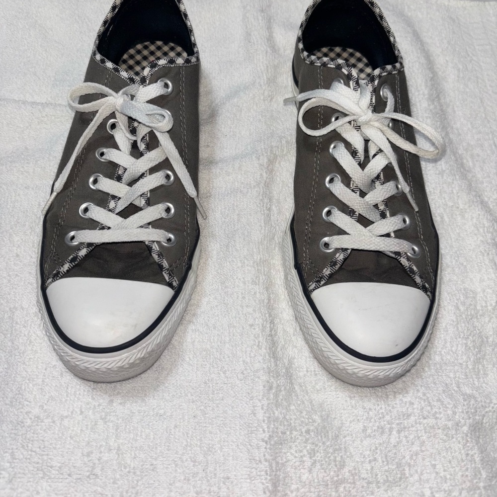Converse Women’s Gray and White Shoes